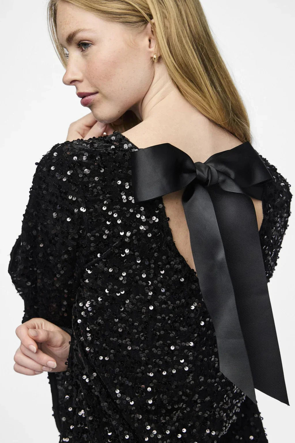 Lotte™ - Stilvolles Glitzerkleid mit Schleife