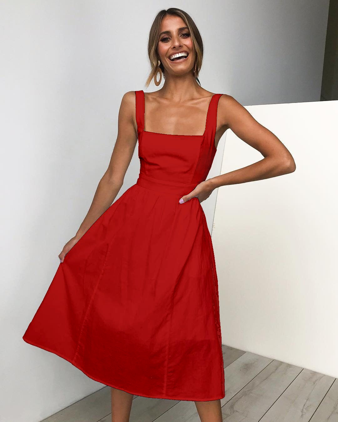 Mila™ – Zeitloses Kleid Mit Quadratischem Ausschnitt