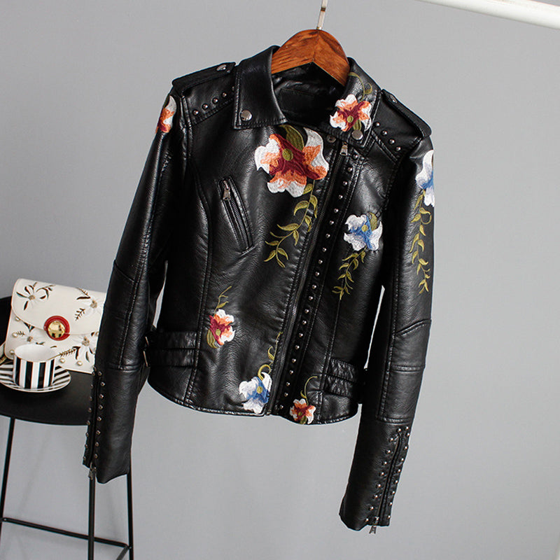 Florale Lederjacke – Mit handgefertigten Details