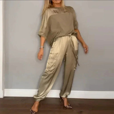 Set mit halbärmeligem Oberteil und Hose aus glattem Satin
