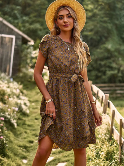 Stella™ - Lässiges Plissee-Blumenkleid