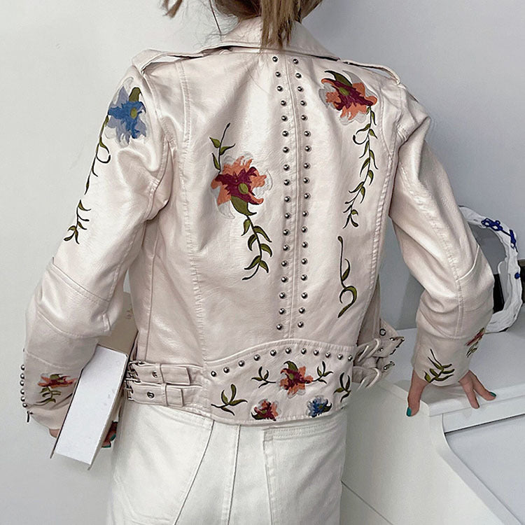 Florale Lederjacke – Mit handgefertigten Details