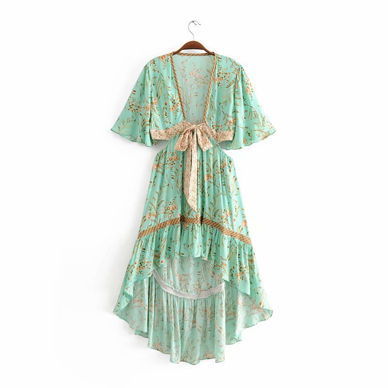 Attraktives Boho-Stil High-Low-Kleid mit Blumenmuster