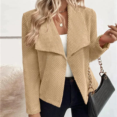 Stilvolle, elegante Blazerjacke mit handgefertigten Details