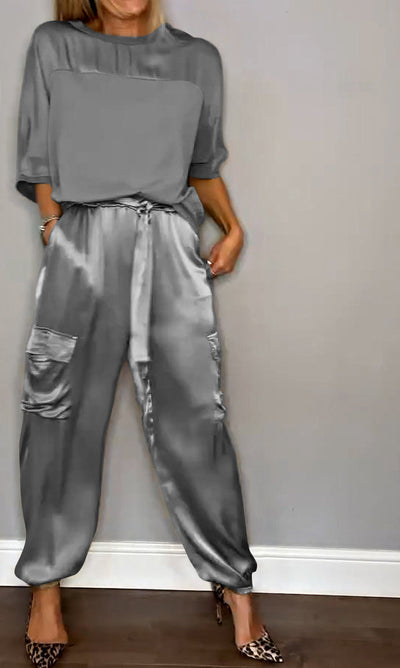 Set mit halbärmeligem Oberteil und Hose aus glattem Satin